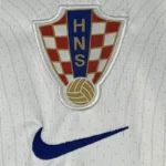لوگو تیم ملی کرواسی روی لباس اول کرواسی 2022 هواداری