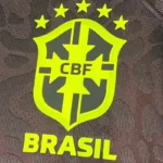 لوگو برزیل روی لباس گلری برزیل 2022 پلیری