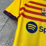 لباس چهارم بارسلونا 2023 پلیری