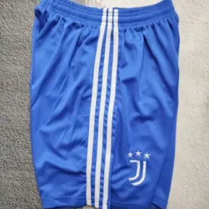 شورت آبی یوونتوس