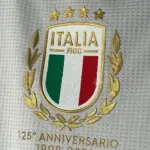 لوگو ایتالیا روی لباس 125 سالگی تیم ملی ایتالیا