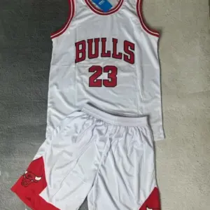 لباس بسکتبال شیکاگو بولز (سفید)