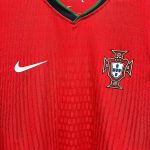 لباس اول پرتغال 2024 یورو (پلیری)
